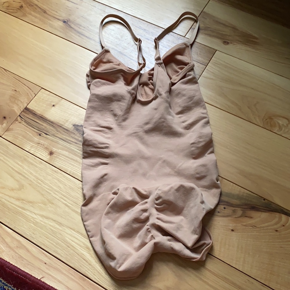 SKIMS SCULPTING BODYSUIT W. SNAPS - Picture 4 of 4